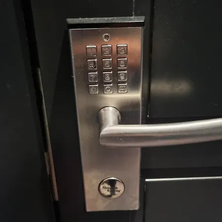 Rukavalley Unique47 In - Out *